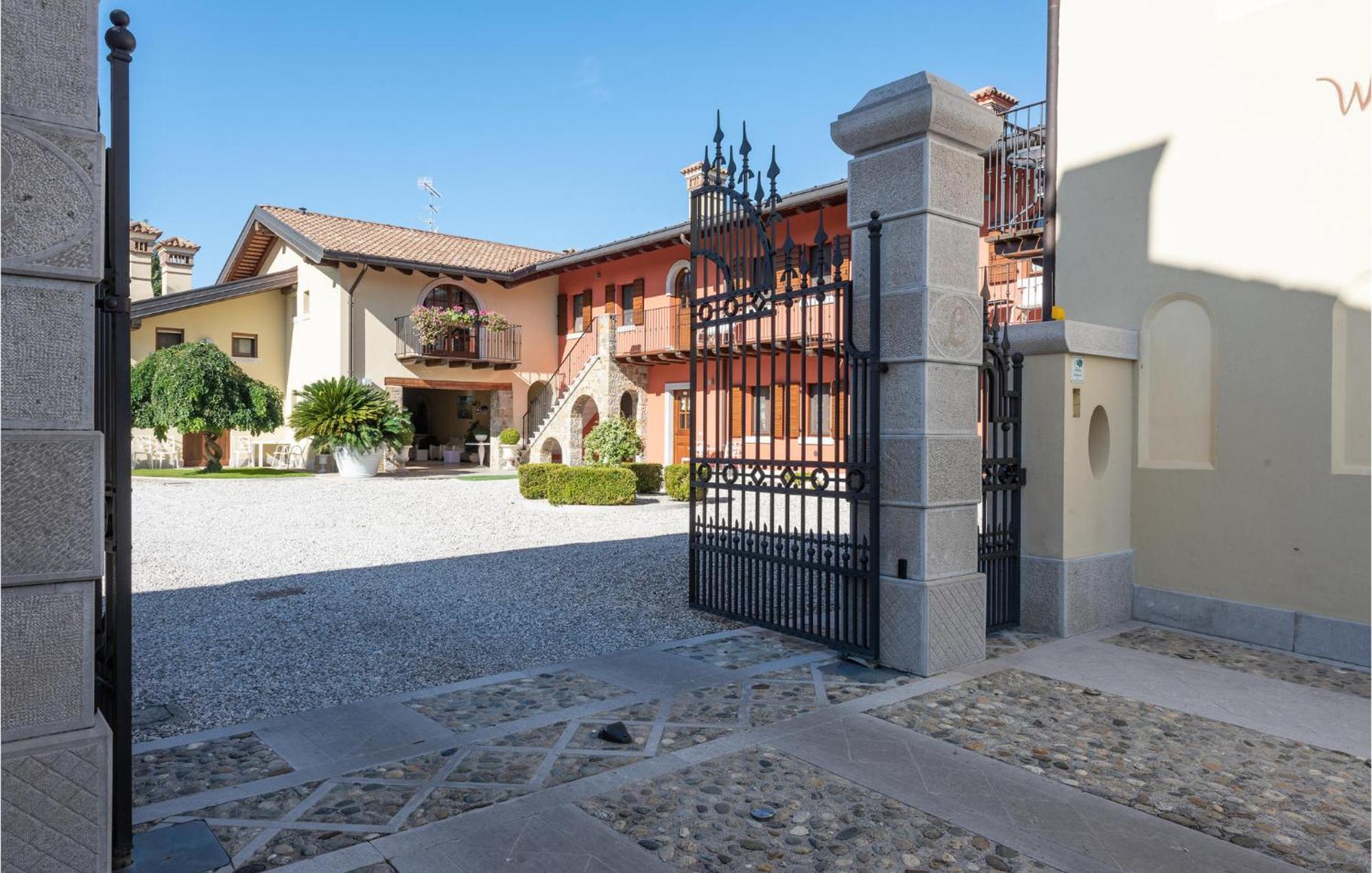 Apt, Braida Corona Exterior photo